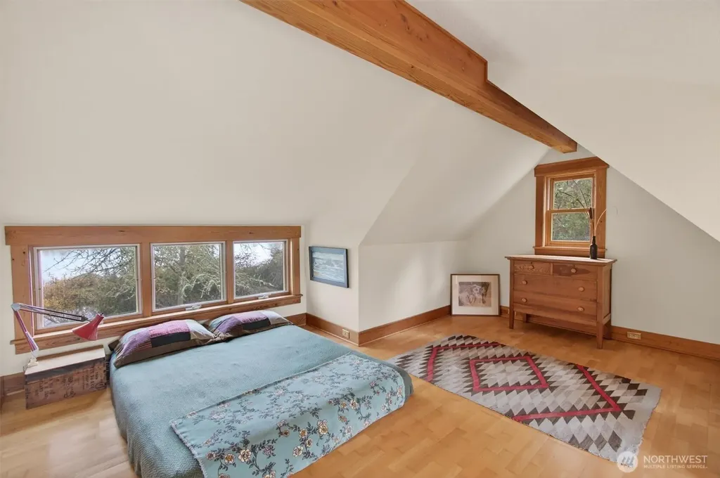 357 E Birnie Slough Road Cathlamet WA 98612