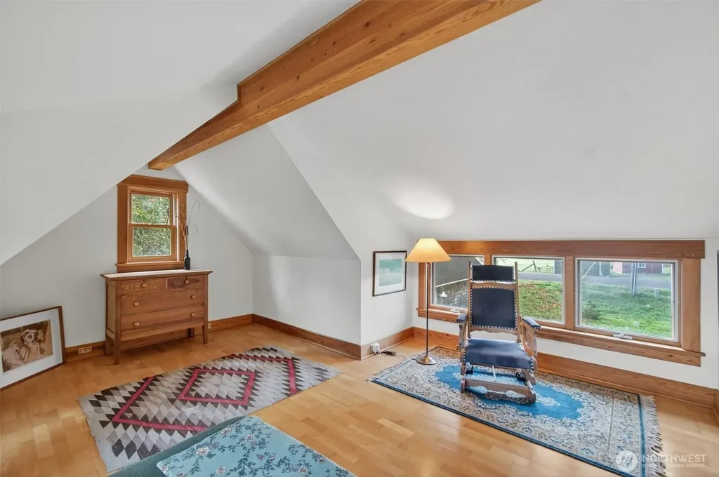 357 E Birnie Slough Road Cathlamet WA 98612