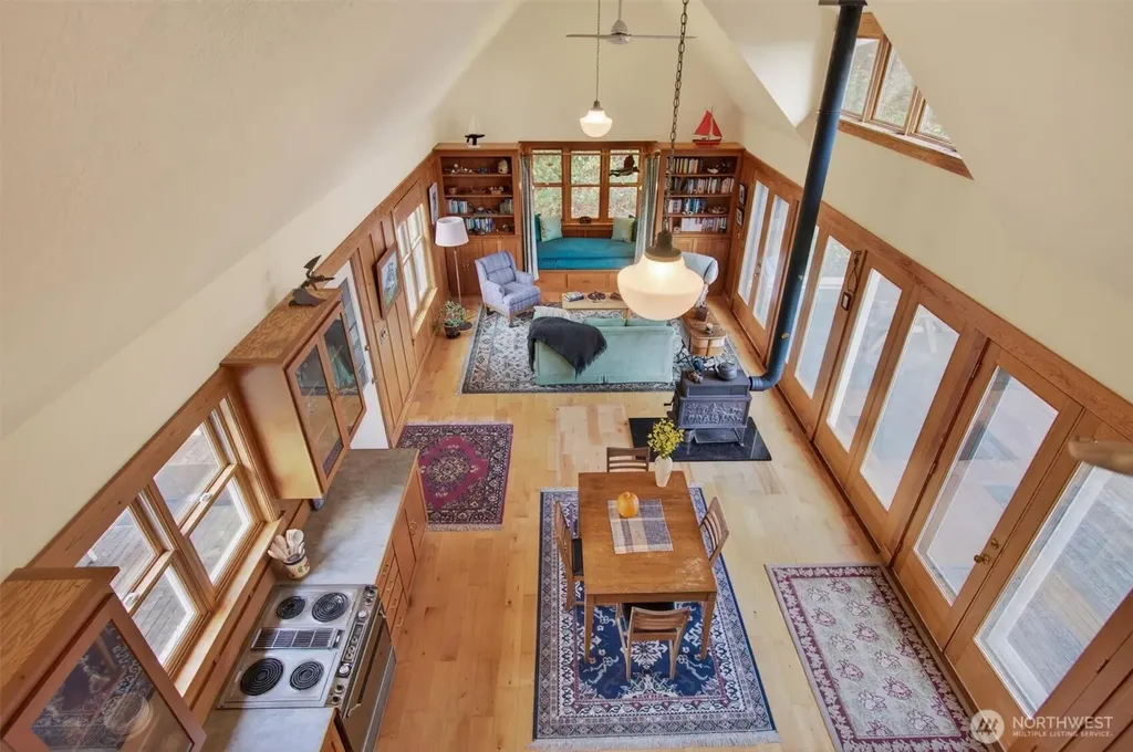 357 E Birnie Slough Road Cathlamet WA 98612