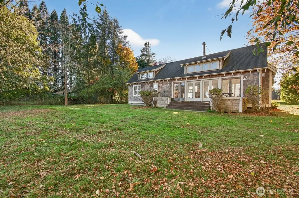 357 E Birnie Slough Road Cathlamet WA 98612