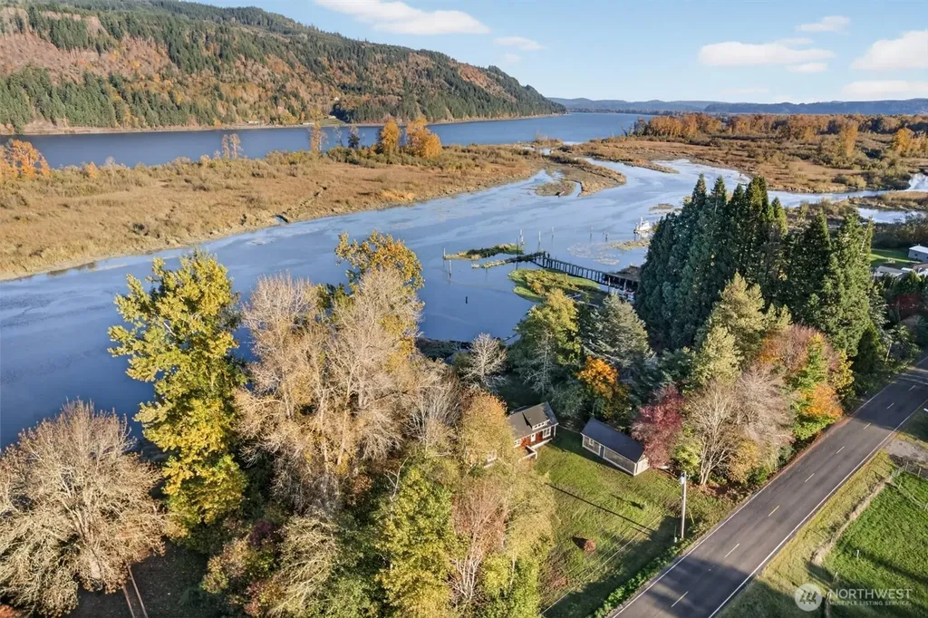 357 E Birnie Slough Road Cathlamet WA 98612