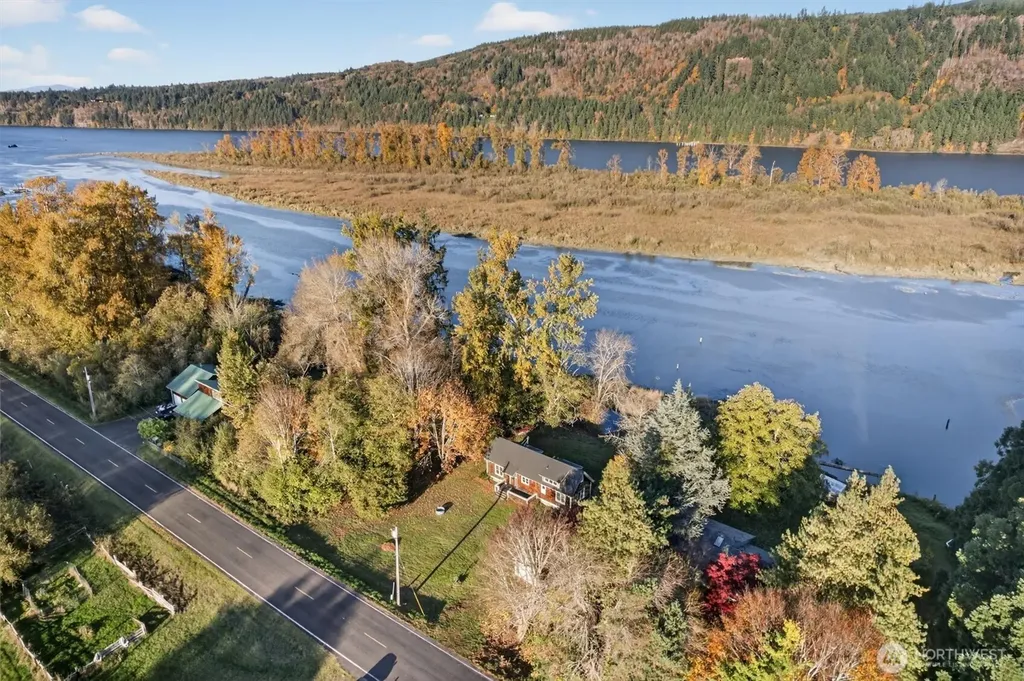 357 E Birnie Slough Road Cathlamet WA 98612