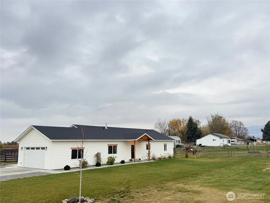 82 Nichols Road Omak WA 98841