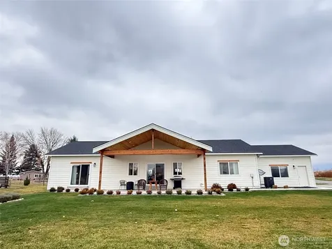 82 Nichols Road Omak WA 98841