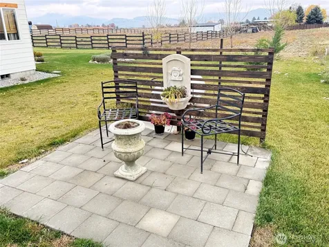 82 Nichols Road Omak WA 98841