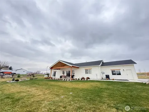 82 Nichols Road Omak WA 98841