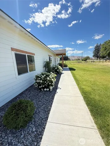 82 Nichols Road Omak WA 98841
