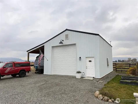 82 Nichols Road Omak WA 98841