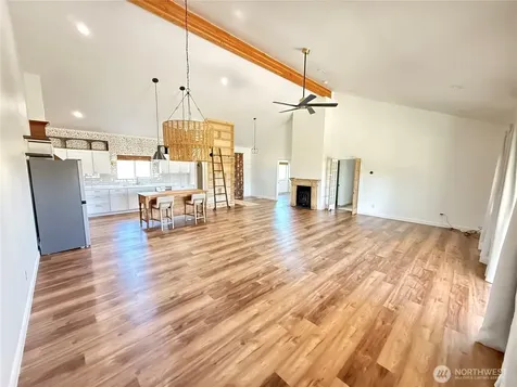 82 Nichols Road Omak WA 98841