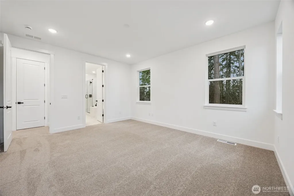 2207 Oak Court Milton WA 98354