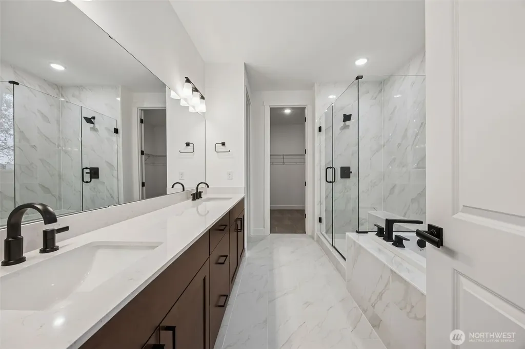 2207 Oak Court Milton WA 98354
