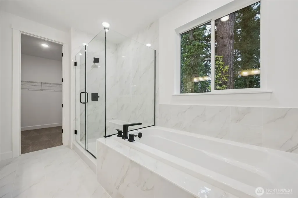 2207 Oak Court Milton WA 98354