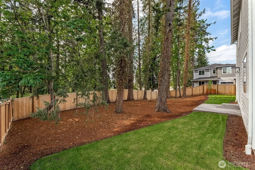 2207 Oak Court Milton WA 98354