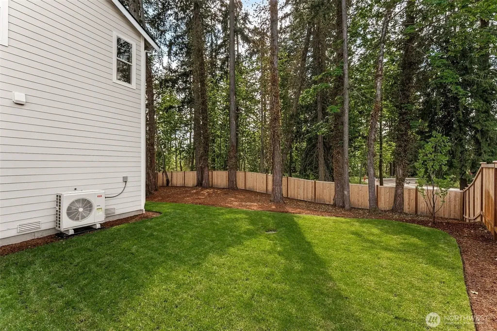 2207 Oak Court Milton WA 98354