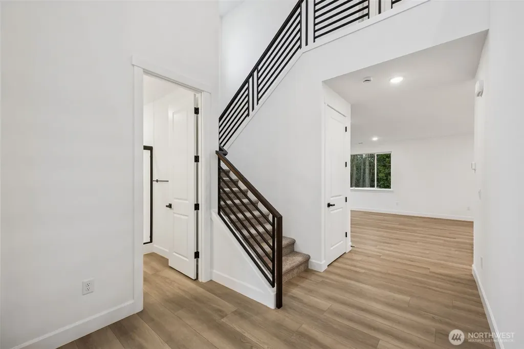 2207 Oak Court Milton WA 98354
