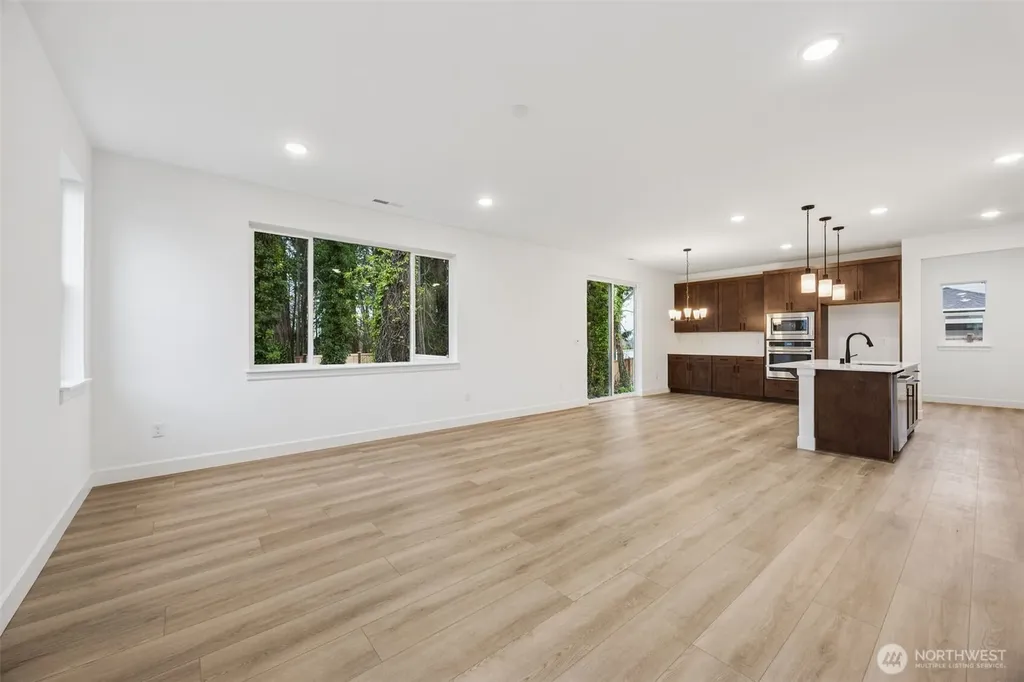 2207 Oak Court Milton WA 98354