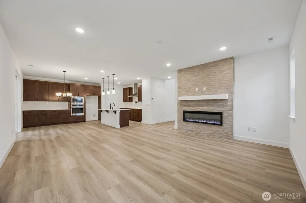 2207 Oak Court Milton WA 98354