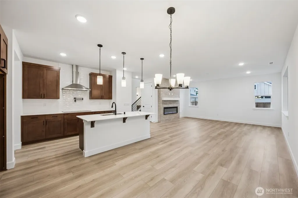 2207 Oak Court Milton WA 98354