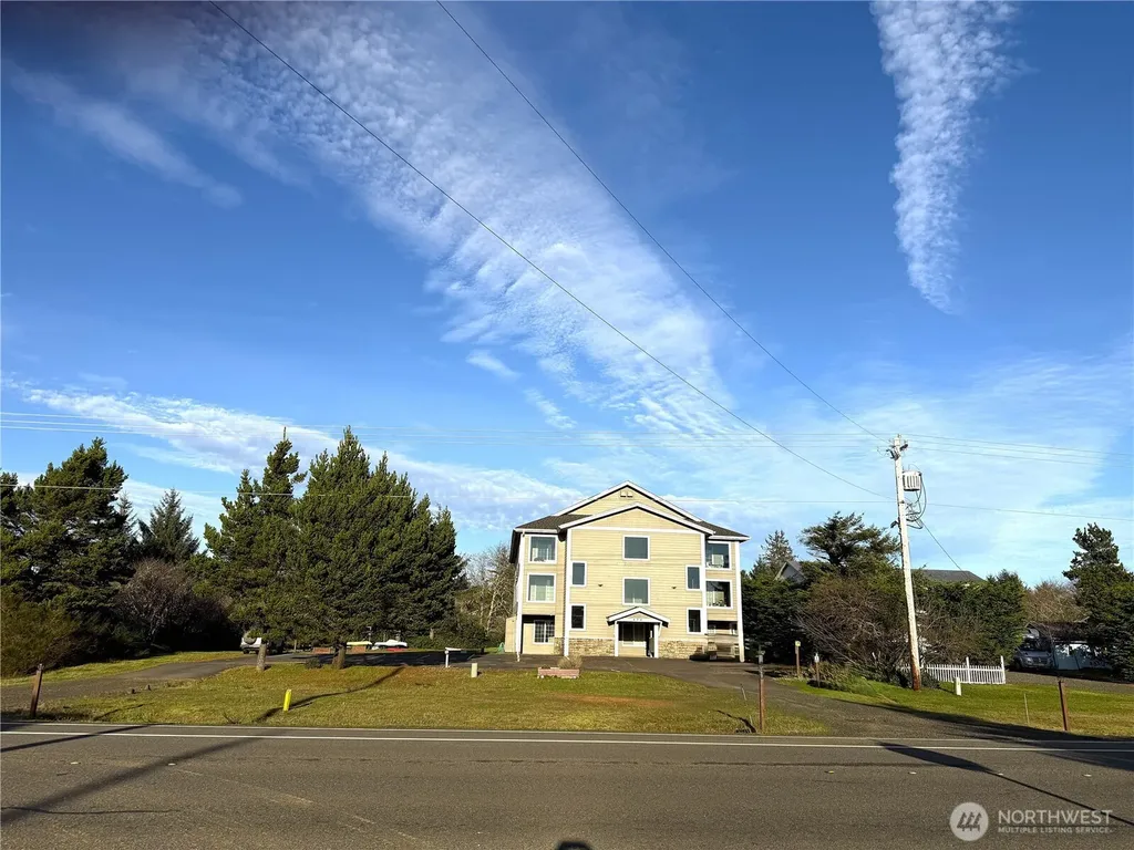 978 Point Brown Avenue SE Ocean Shores WA 98569