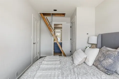 1212 E Shelby Seattle WA 98102