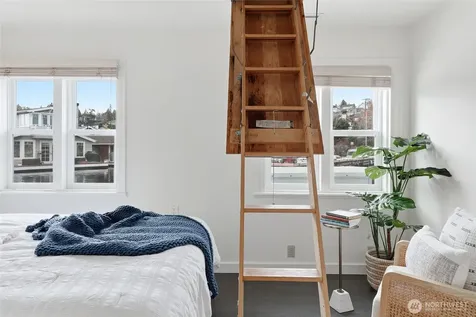 1212 E Shelby Seattle WA 98102