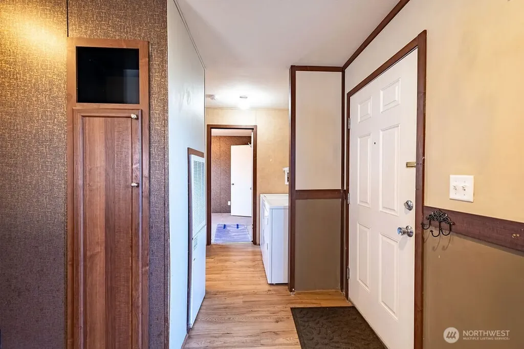 225 NE Ernst Oak Harbor WA 98277