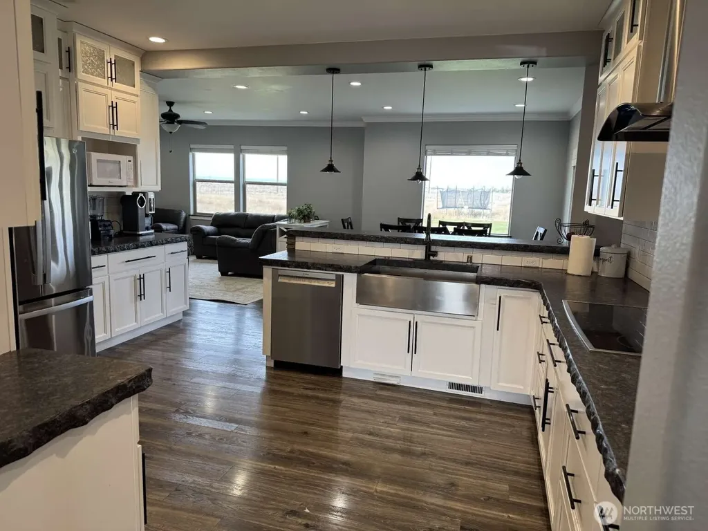 4337 Road 7.4 NE Moses Lake WA 98837