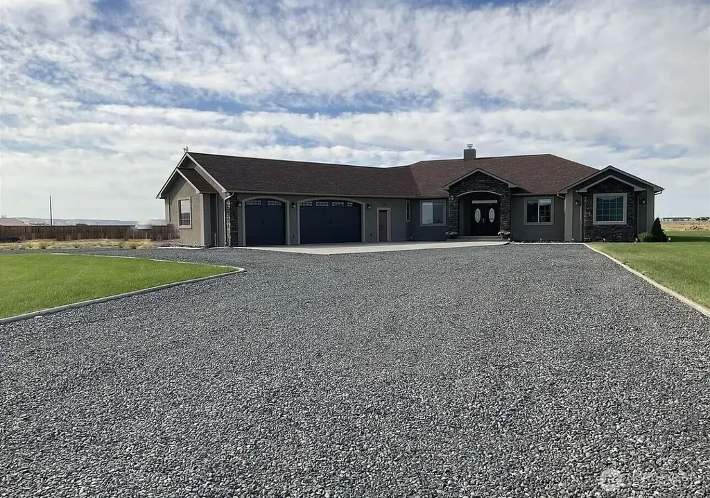 4337 Road 7.4 NE Moses Lake WA 98837
