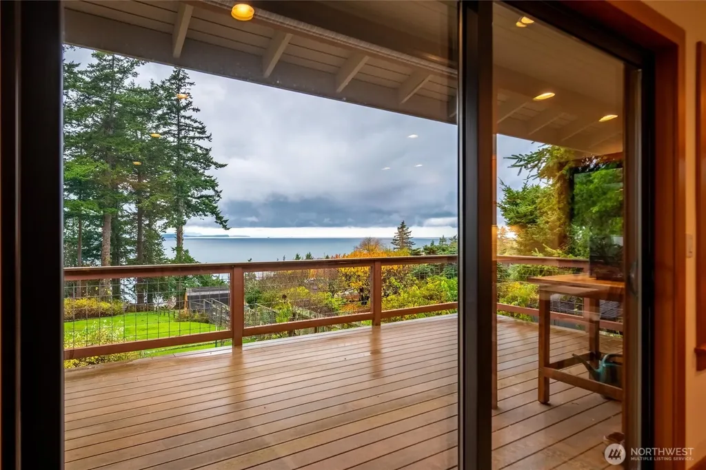 2533 Island View Lane Lummi Island WA 98262