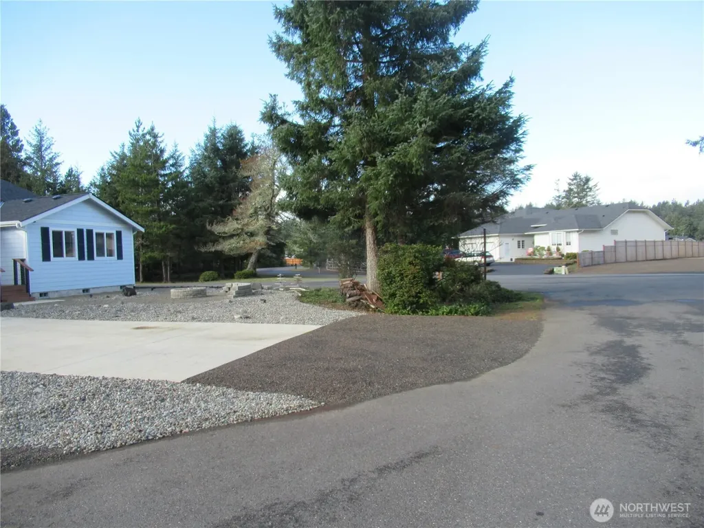 311 Sycamore Court Ocean Shores WA 98569