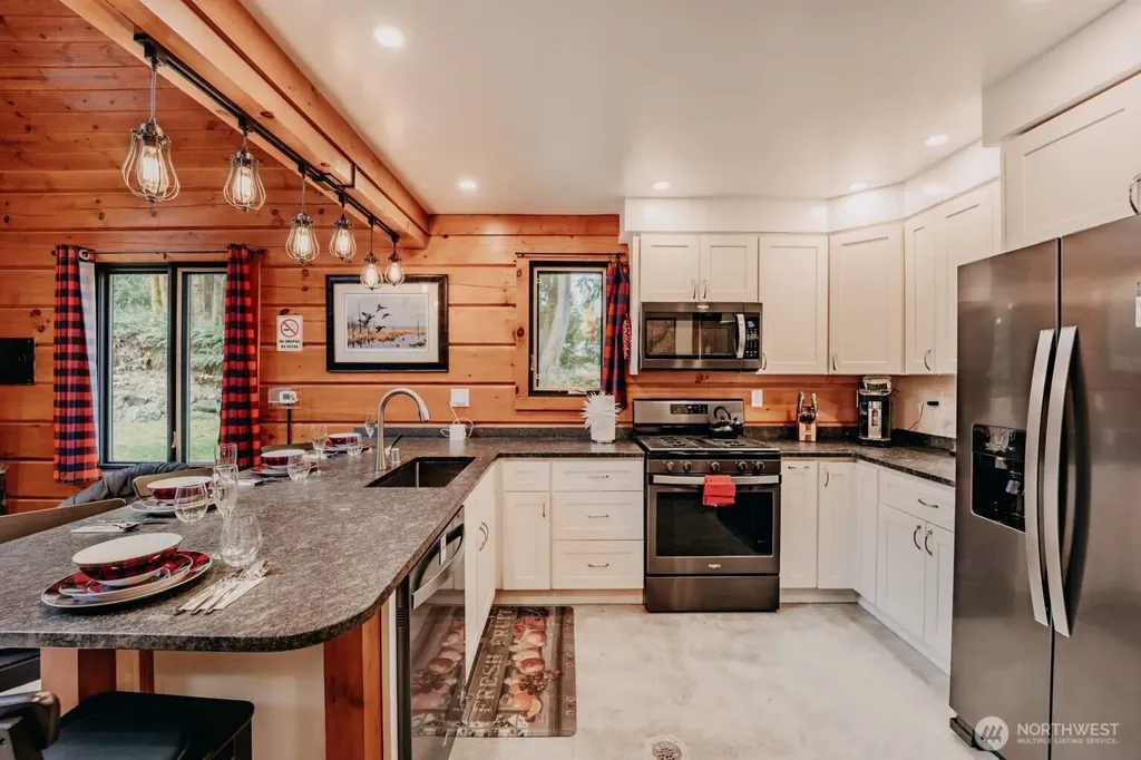 15033 Welcome Road Glacier WA 98244