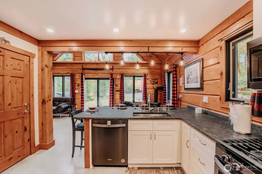 15033 Welcome Road Glacier WA 98244