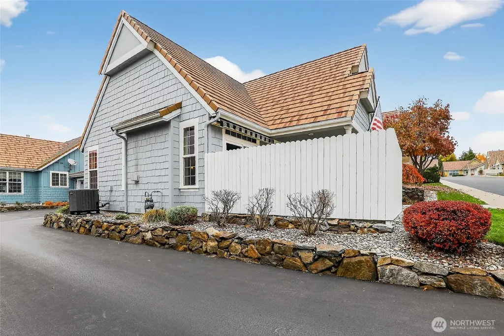 1494 Eastmont Avenue East Wenatchee WA 98802