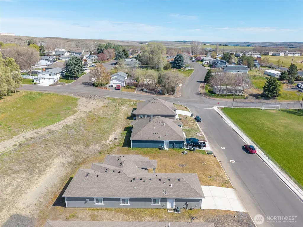 352 E Davis Street Connell WA 99326