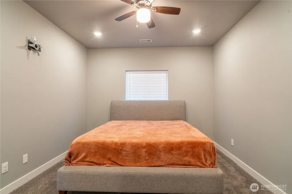 352 E Davis Street Connell WA 99326