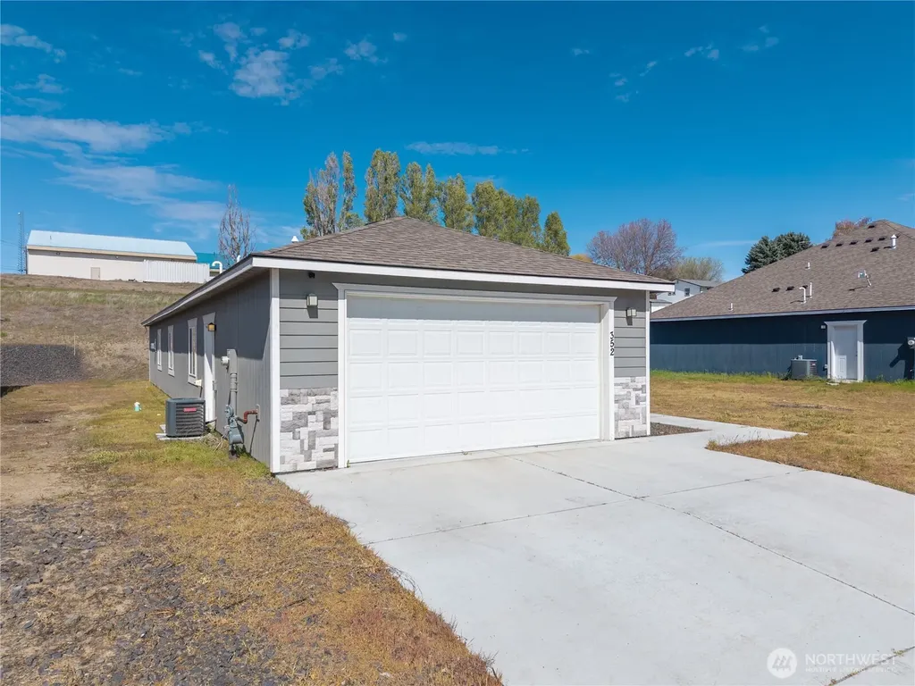352 E Davis Street Connell WA 99326