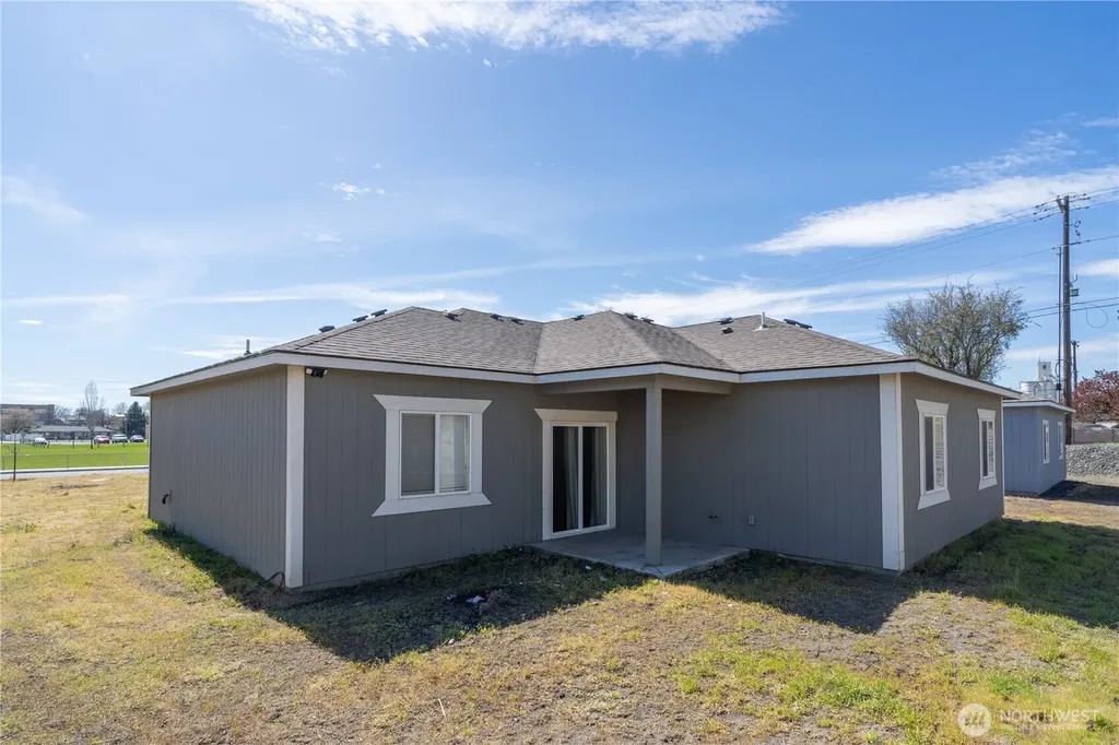 352 E Davis Street Connell WA 99326