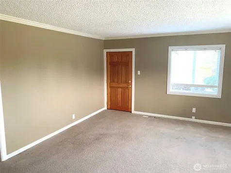 1020 S Fruitland Puyallup WA 98371