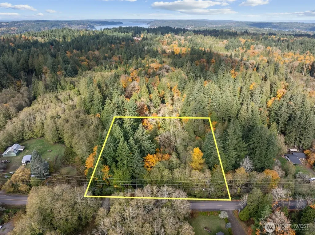 5787 E Collins Road Port Orchard WA 98366