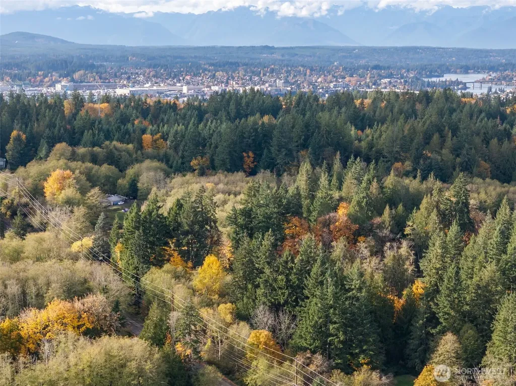 5787 E Collins Road Port Orchard WA 98366