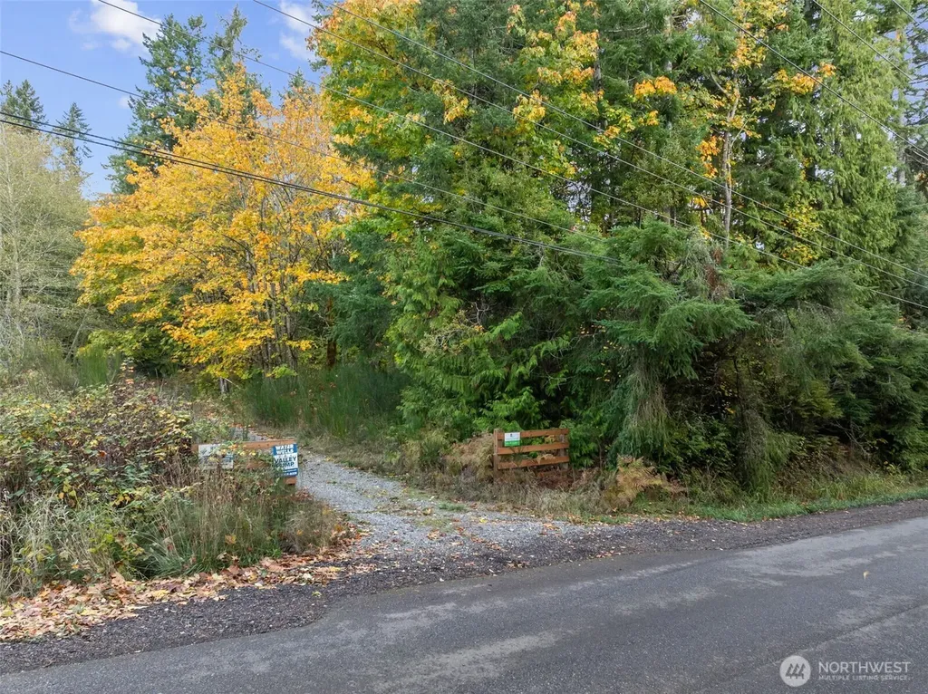 5787 E Collins Road Port Orchard WA 98366