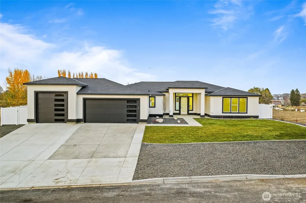 7838 NE Blue Jay Drive Moses Lake WA 98837