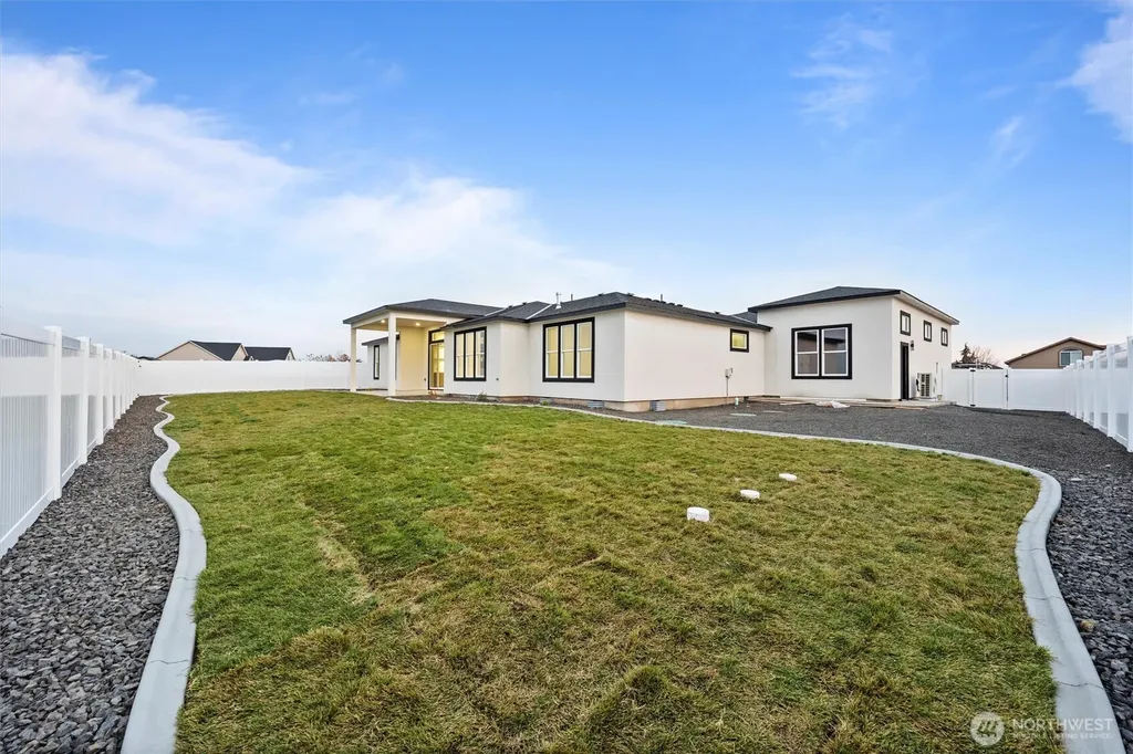 7838 NE Blue Jay Drive Moses Lake WA 98837