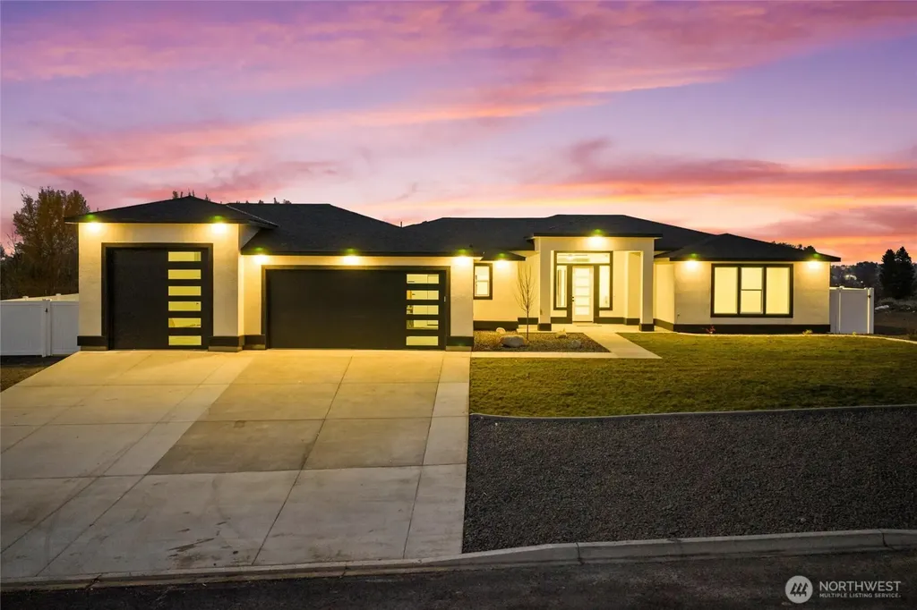 7838 NE Blue Jay Drive Moses Lake WA 98837