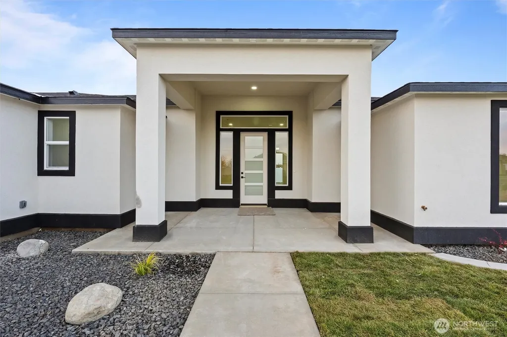 7838 NE Blue Jay Drive Moses Lake WA 98837