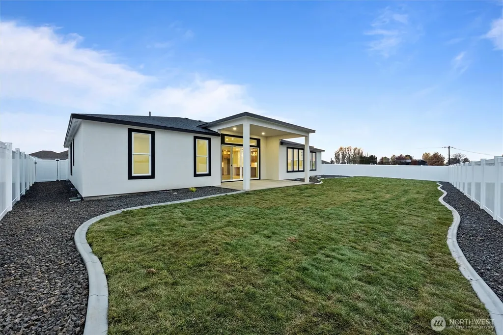 7838 NE Blue Jay Drive Moses Lake WA 98837