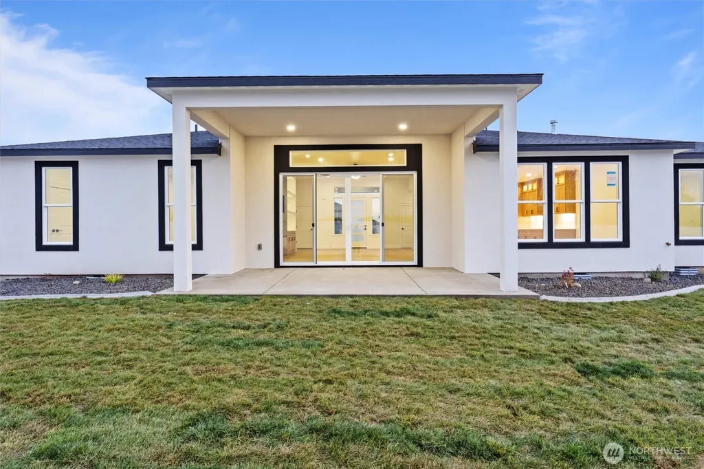 7838 NE Blue Jay Drive Moses Lake WA 98837