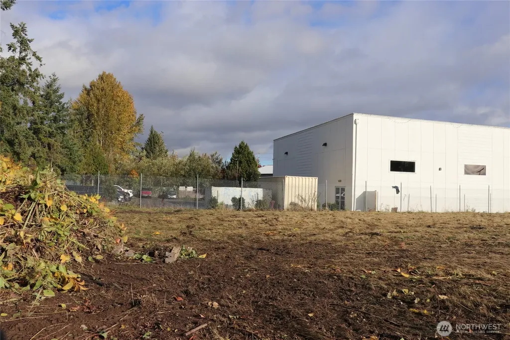 23809 West Valley Hwy S Kent WA 98032