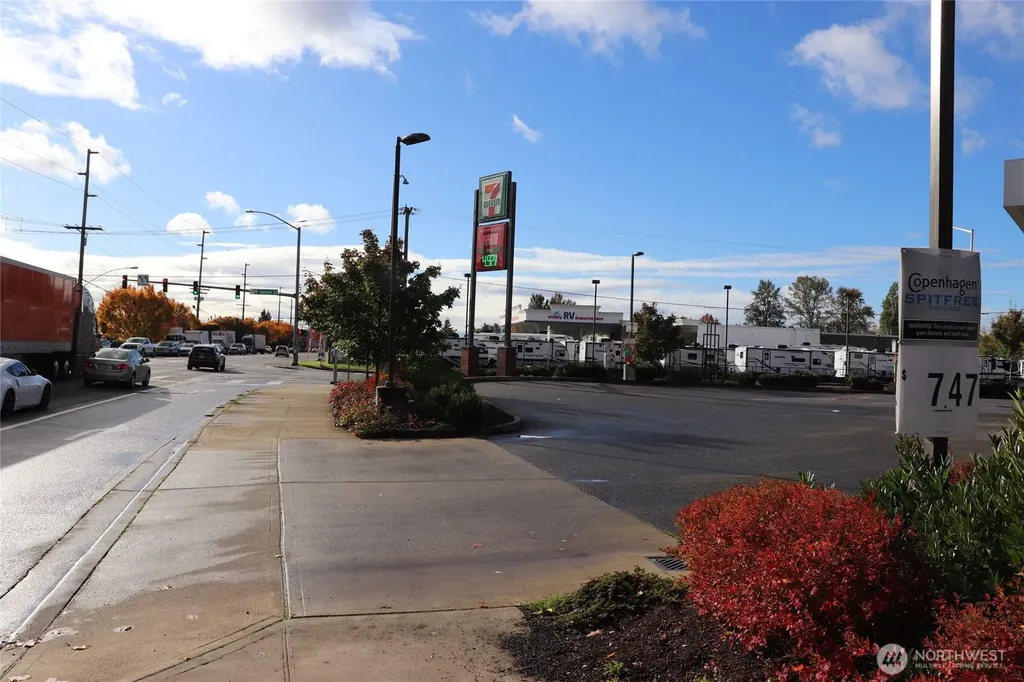 23809 West Valley Hwy S Kent WA 98032