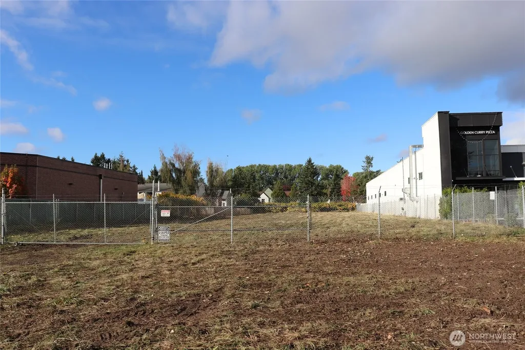 23809 West Valley Hwy S Kent WA 98032